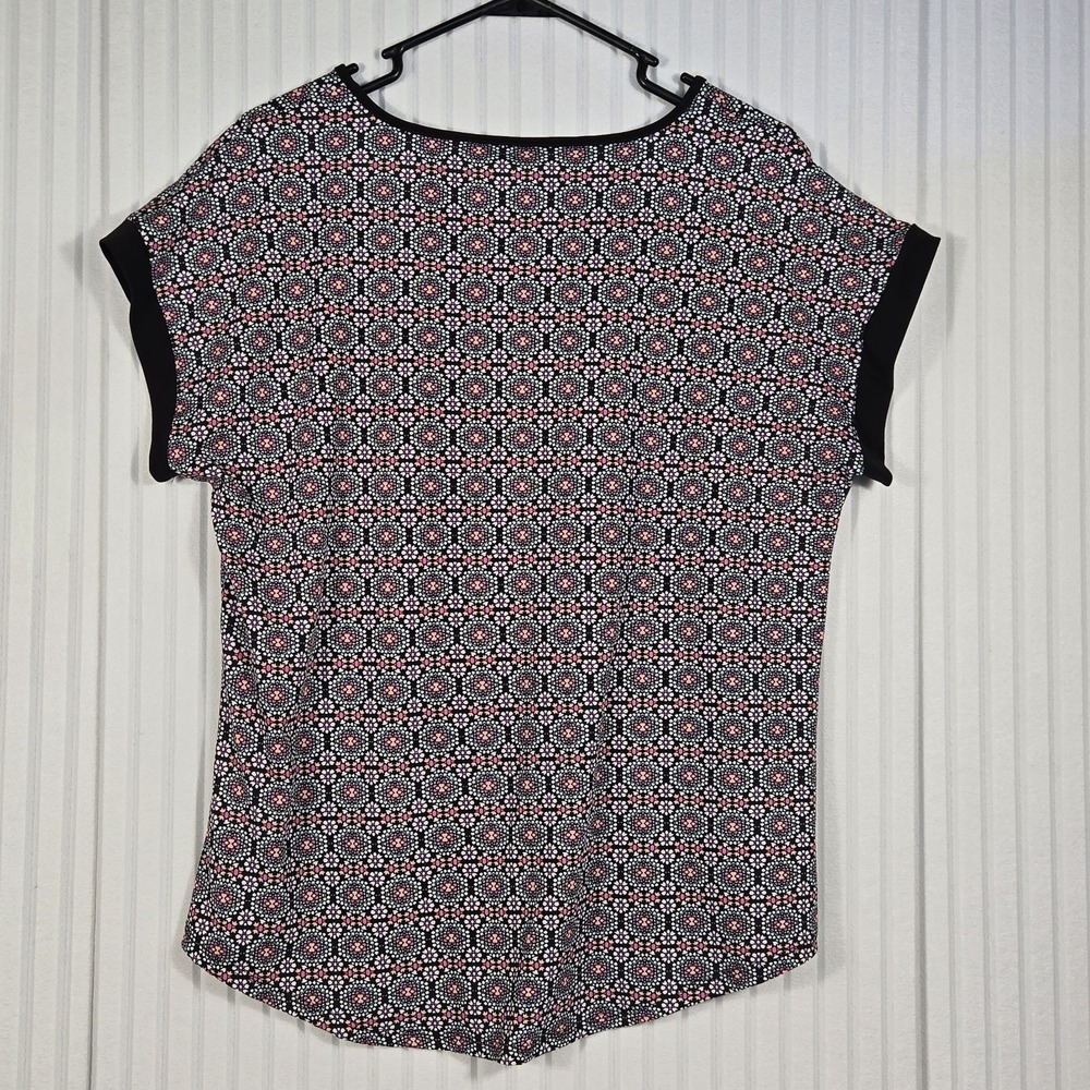 ROZ & ALI ladies Size Large‎ patterned short sleeve top - Picture 3 of 7